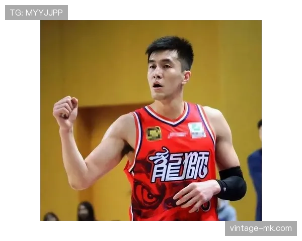 郭艾伦又在训练馆泡到半夜，这人是真不睡啊？