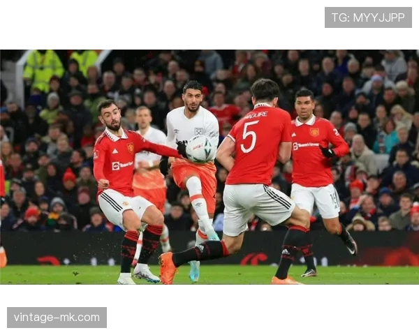 曼联防守体系漏洞频出，对赛季关键阶段稳定性形成考验